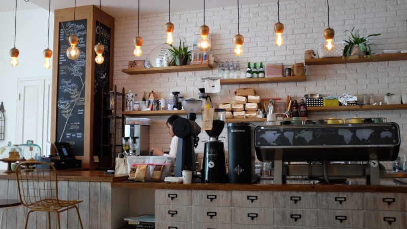 vitrine-ST ANTONIN DU VAR-min_coffee_shop_light_cafe_coffee_shop-32620